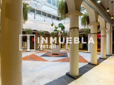 Local comercial en alquiler en Carrer de Flassaders