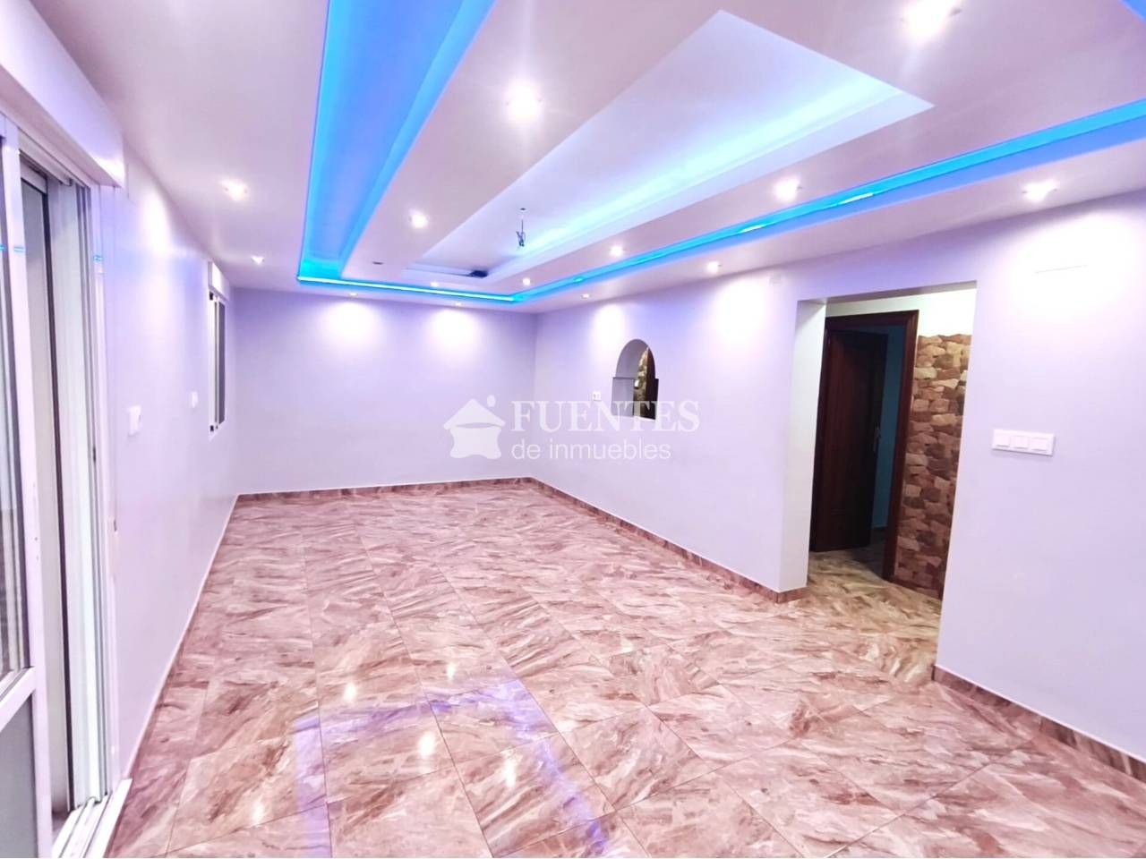 Piso en venta en Alicante / Alacant con Aire acondicionado y Terraza