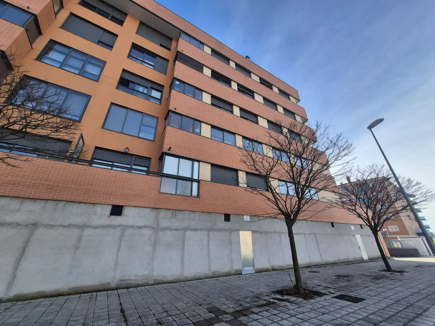 Vista exterior de Local de alquiler en Ávila Capital