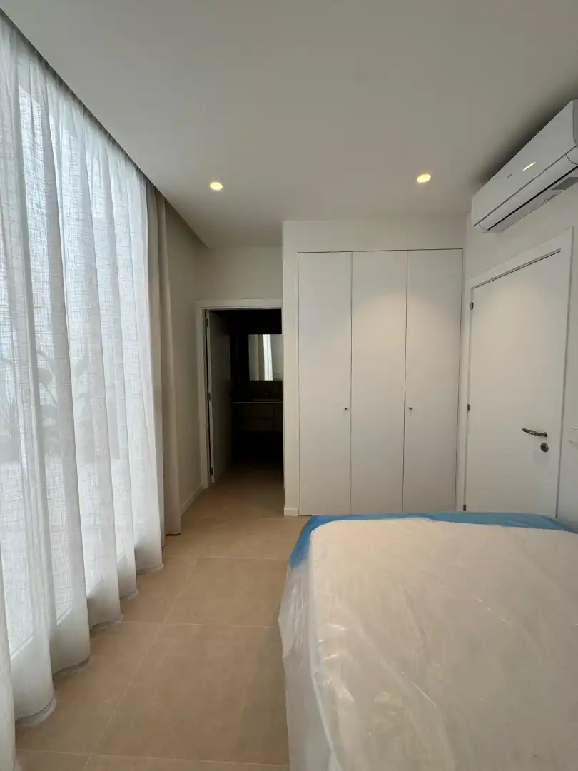 Schlafzimmer von Wohnung zur untervermieten in Valencia mit Klimaanlage, Terrasse und Möbliert