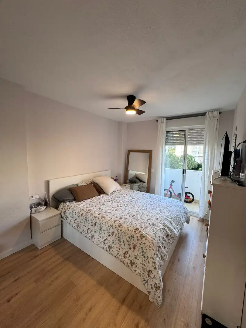 Habitación de Piso en venta en Badalona con Aire acondicionado, Parquet y Balcón