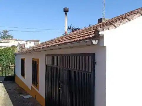 Vista exterior de Piso en venta en Frades de la Sierra con Trastero y Amueblado