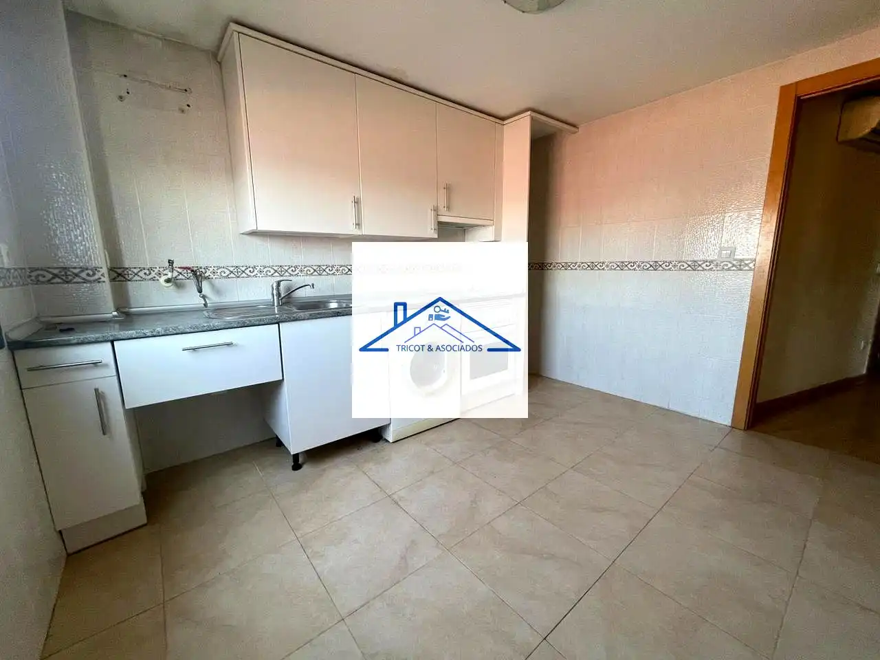 Kitchen of Flat for sale in Bargas  with Heating