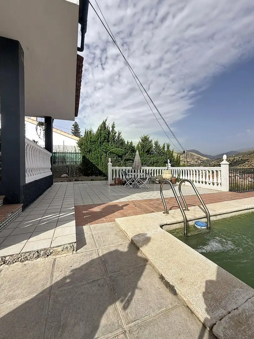 Terrassa de Casa o xalet en venda en Pinos Genil amb Aire condicionat, Calefacció i Terrassa