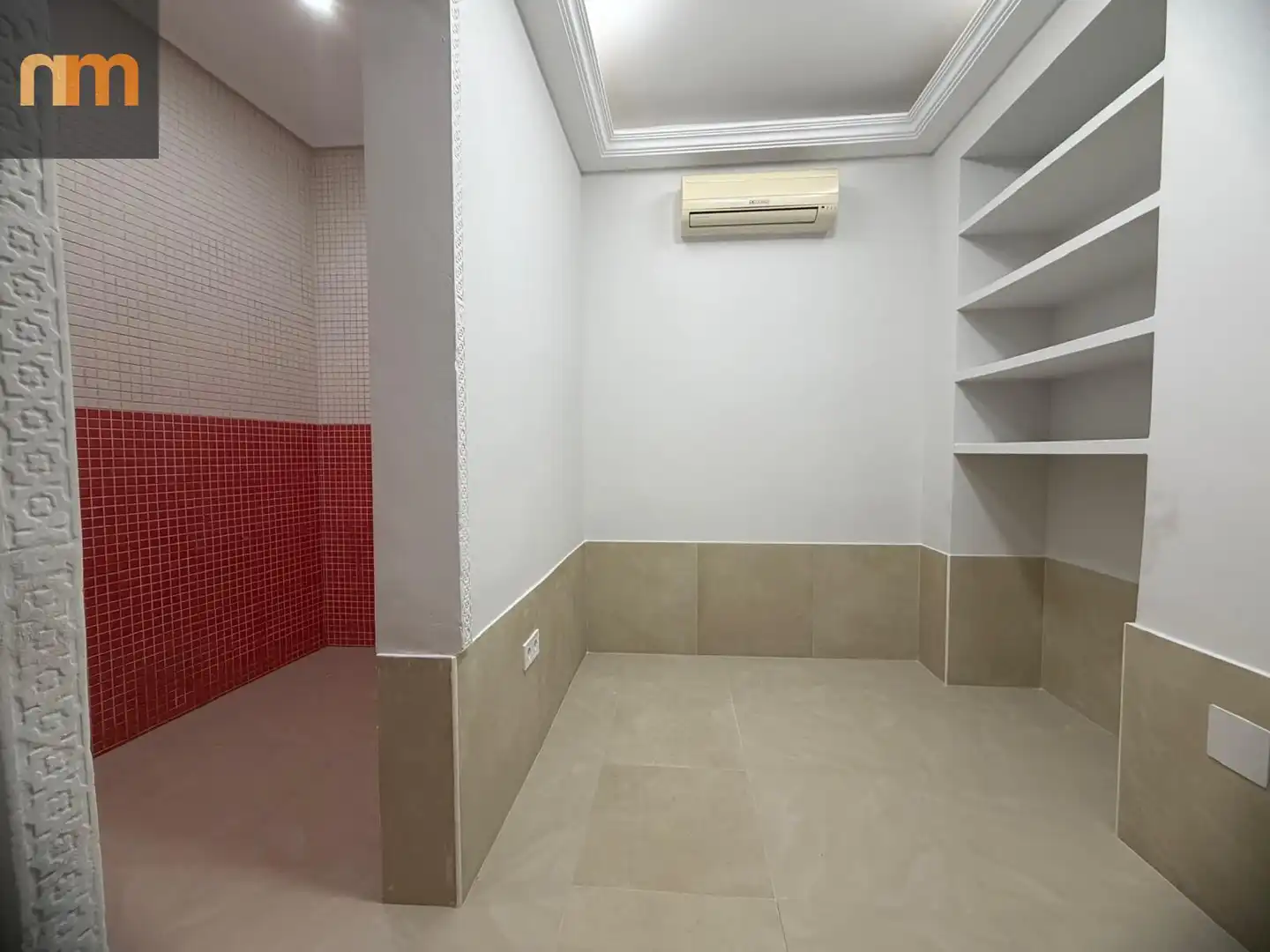Ground floor for sale in Madrid  with Air Conditioner and Heating