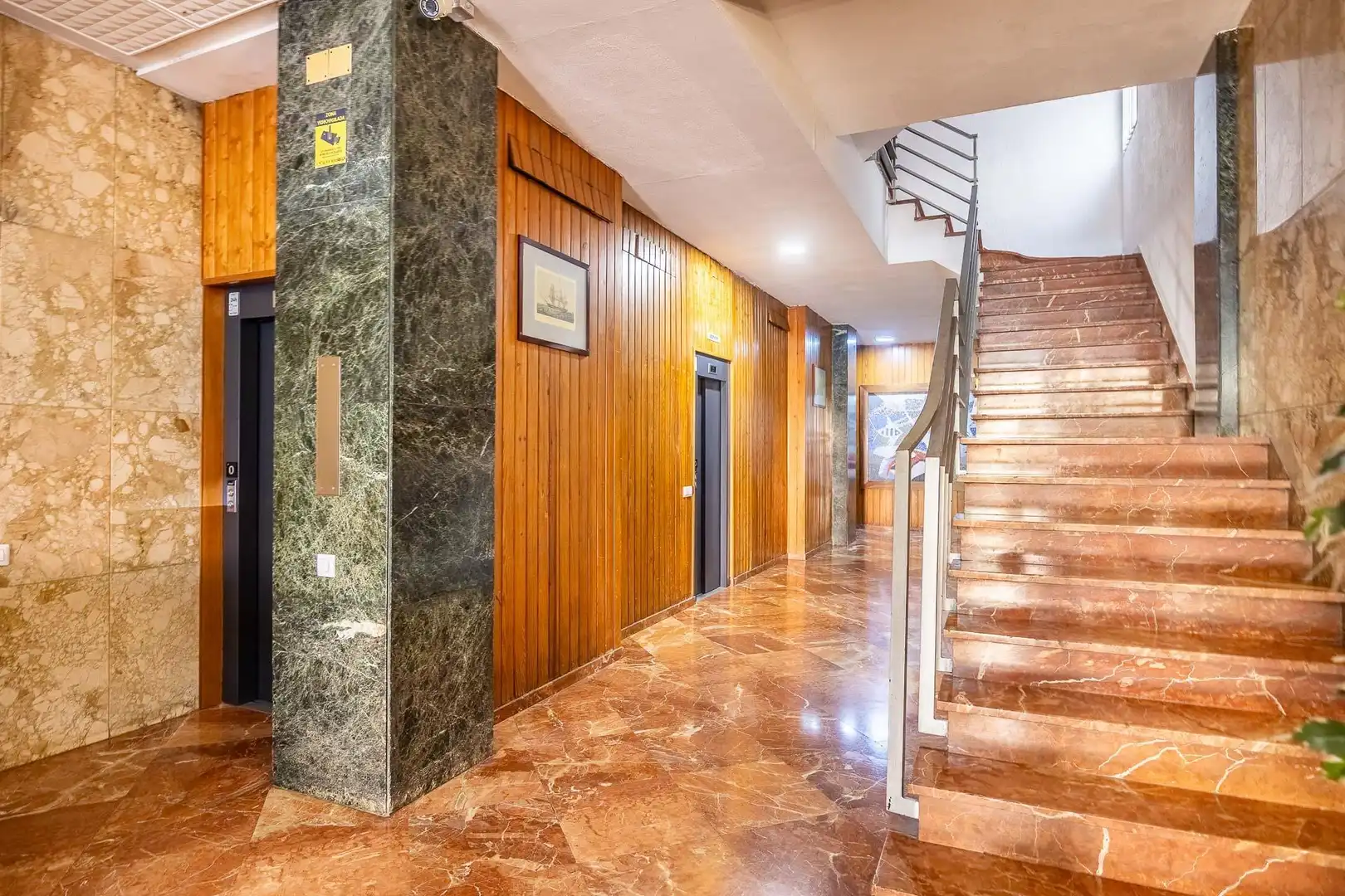 Flat for sale in Sevilla  with Air Conditioner, Terrace and Storage room