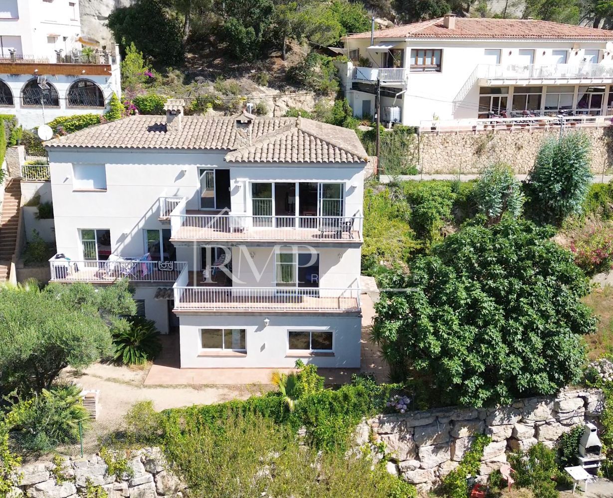 Vista exterior de Casa o xalet en venda en Lloret de Mar amb Aire condicionat, Calefacció i Jardí privat
