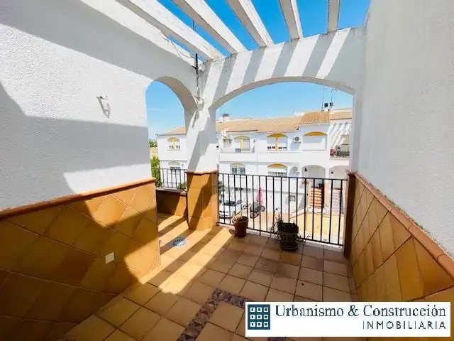 Adossat amb terrassa en venda a Ciudad Jardín, imagen 5