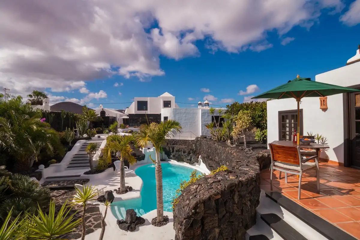 Vista exterior de Casa o chalet en venta en Teguise con Jardín privado, Terraza y Amueblado