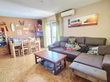 Wohnung mit Balkon zum Verkauf in Calle Carteya 1B