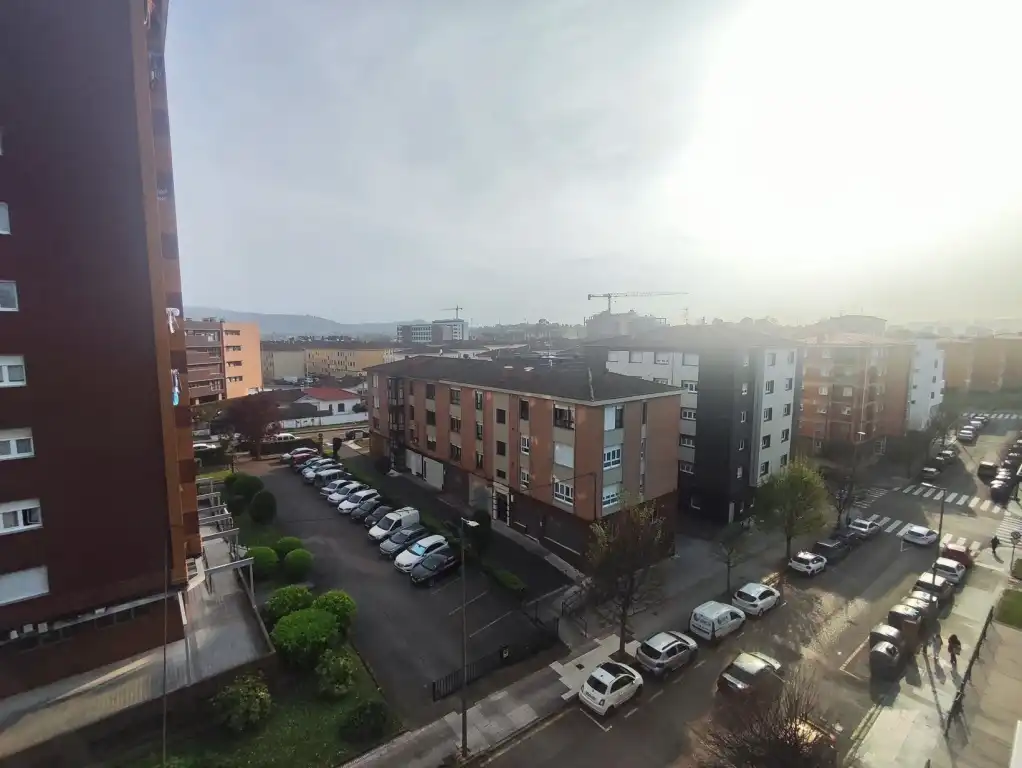 Parking de Piso en venta en Gijón  con Calefacción, Amueblado y Horno
