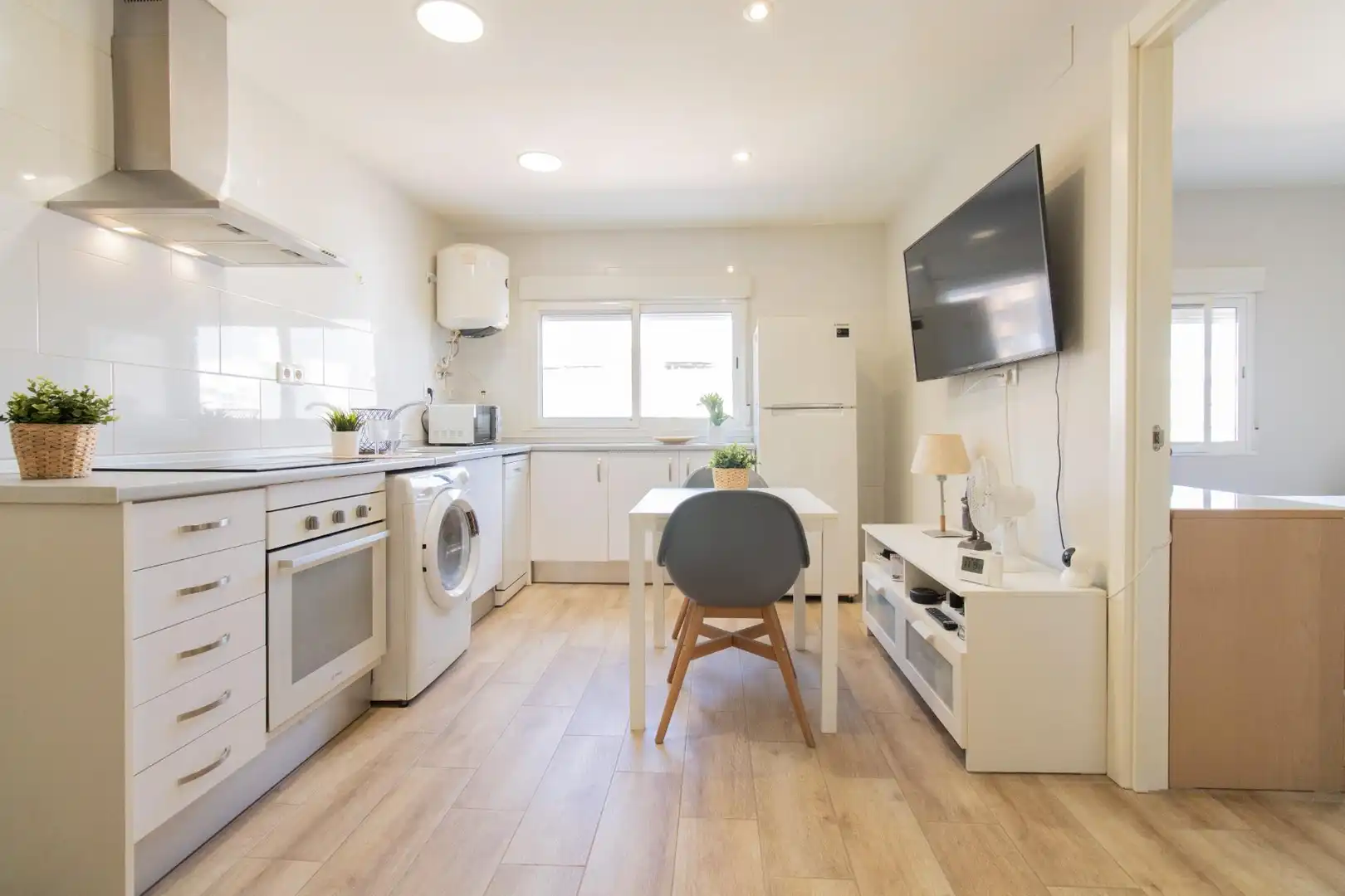 Kitchen of Flat for sale in Valencia  with Air Conditioner
