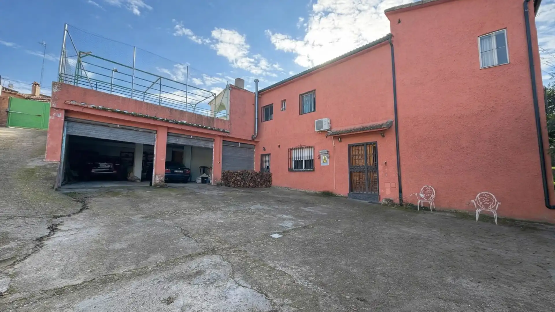 Vista exterior de Casa o chalet en venta en Casarrubios del Monte con Aire acondicionado, Calefacción y Jardín privado