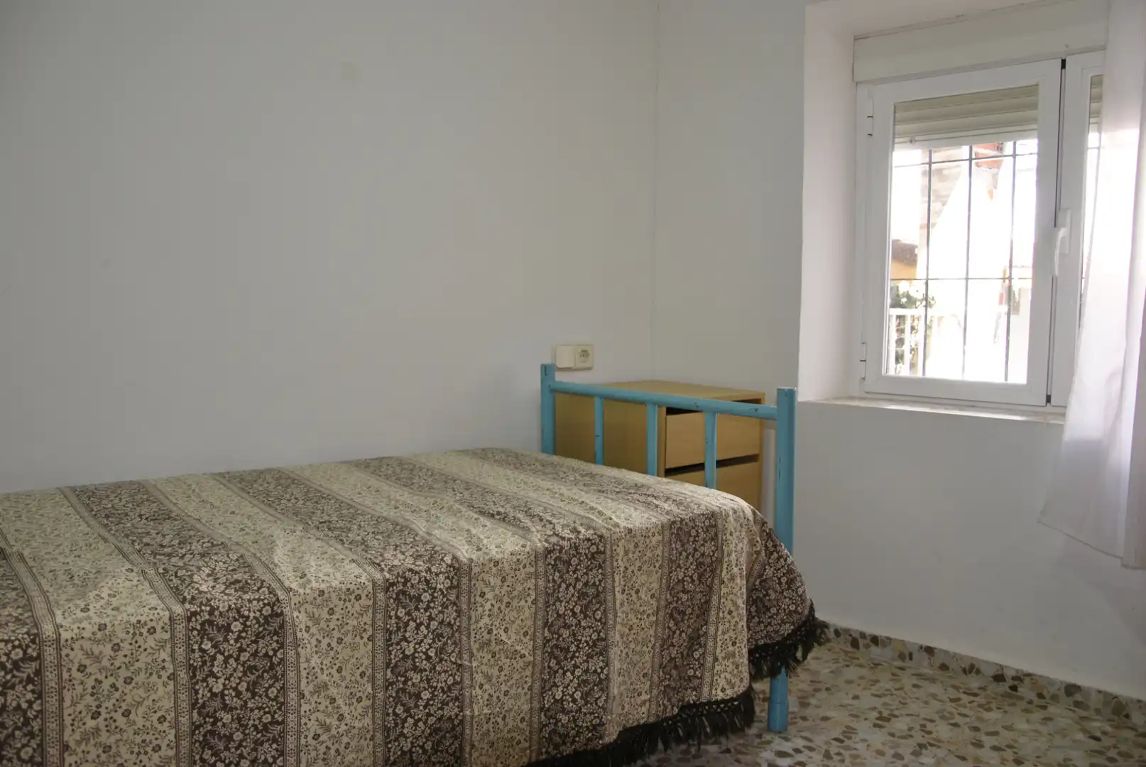 Dormitori de Casa adosada en venda en Tejeda de Tiétar amb Calefacció, Moblat i Balcó