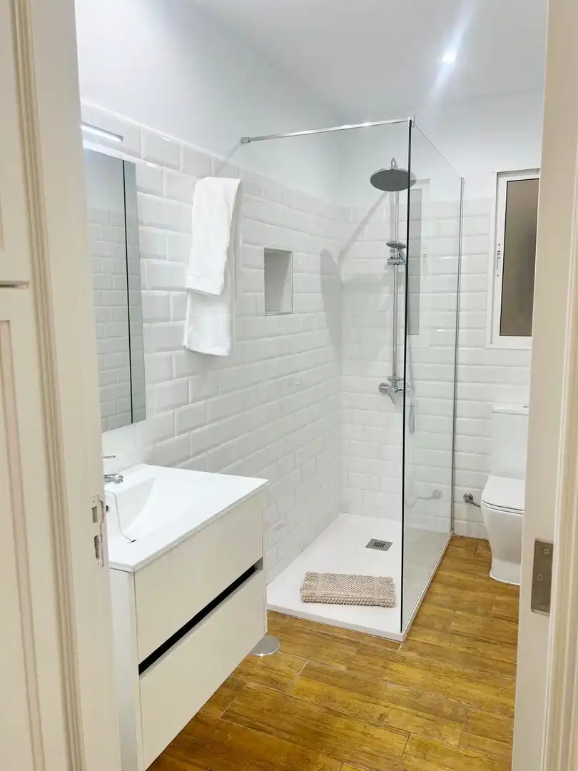 Baño de Piso de alquiler en Arona con Terraza y Amueblado