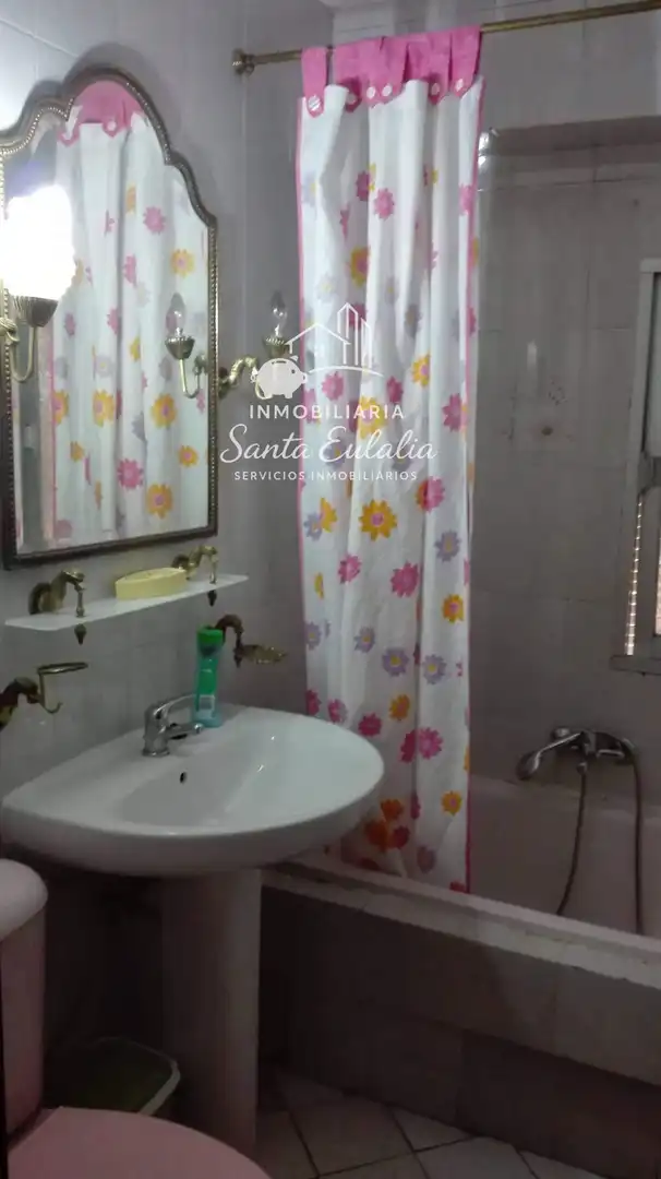 Bathroom of Flat for sale in Mérida  with Air Conditioner, Heating and Furnished