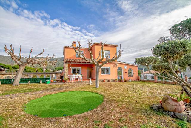 Casa-chalet en Venta en Carrer Sud en Mas Pere - Río de Oro