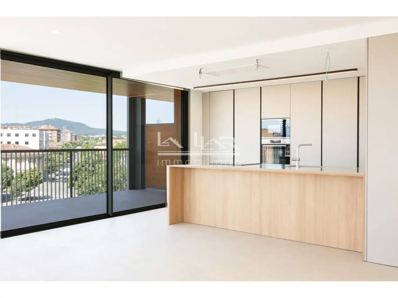 Cuina de Pis de lloguer en Vic amb Aire condicionat, Calefacció i Terrassa