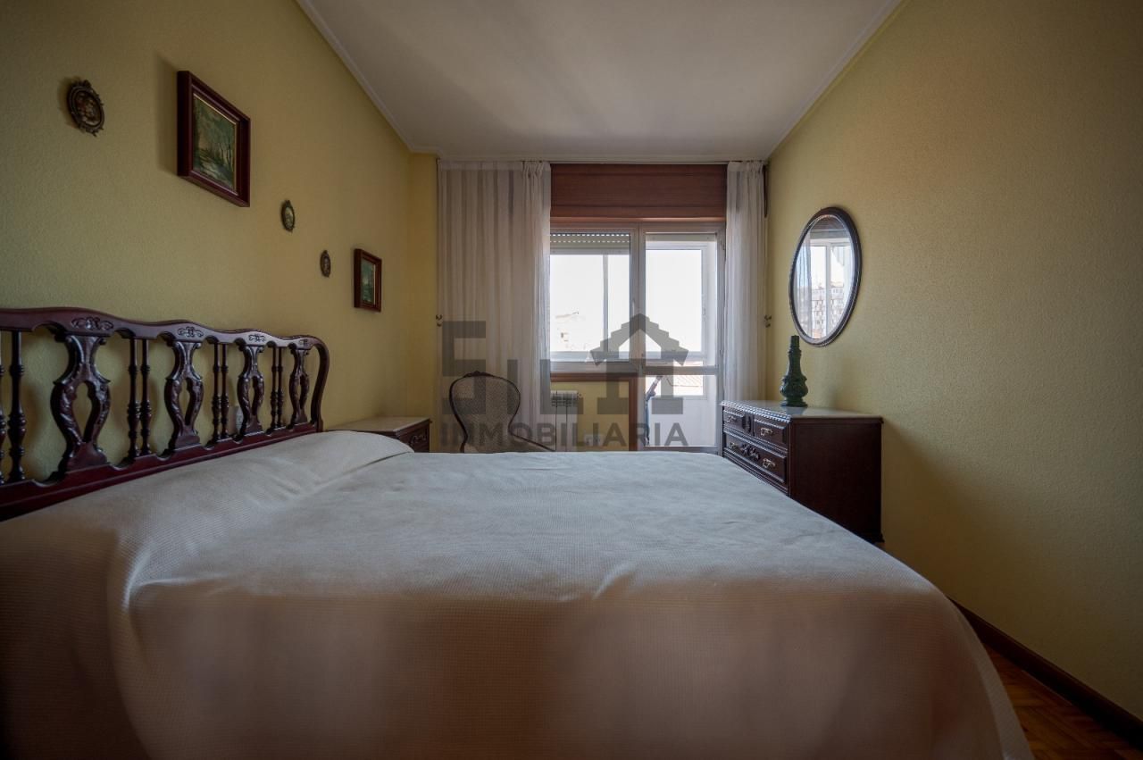Flat for sale in O Carballiño
