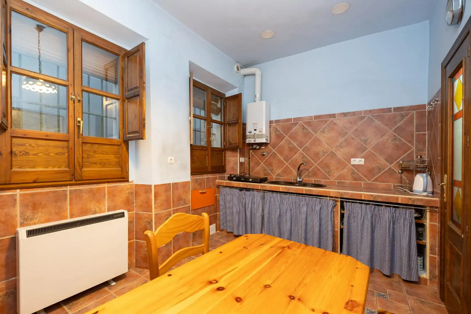 Cuina de Casa o xalet en venda en Granada amb Aire condicionat, Terrassa i Moblat
