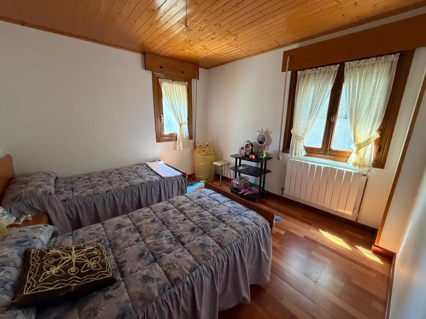 Bedroom of Detached homes for sale in San Xoán de Río  with Heating, Parquet flooring and Furnished