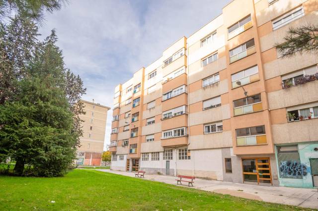 Piso en Venta en Plaza de los Monasterios de Navarra en San Juan