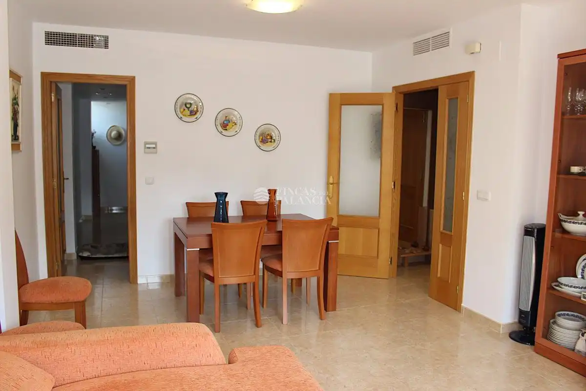 Wohnung zur Miete in Navajas mit Klimaanlage, Heizung und Balkon