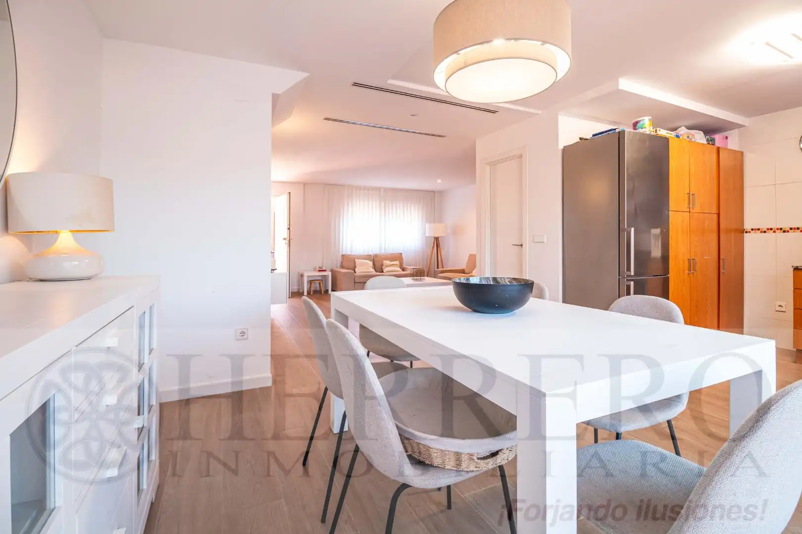 Sala d'estar de Casa adosada en venda en Almoines amb Aire condicionat, Calefacció i Jardí privat