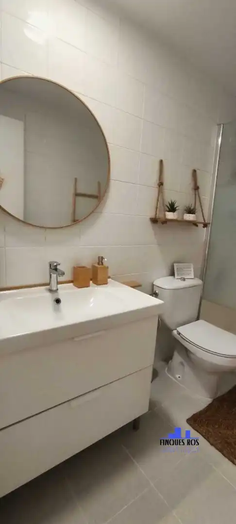 Bany de Apartament de lloguer en Vinaròs amb Terrassa, Moblat i Forn