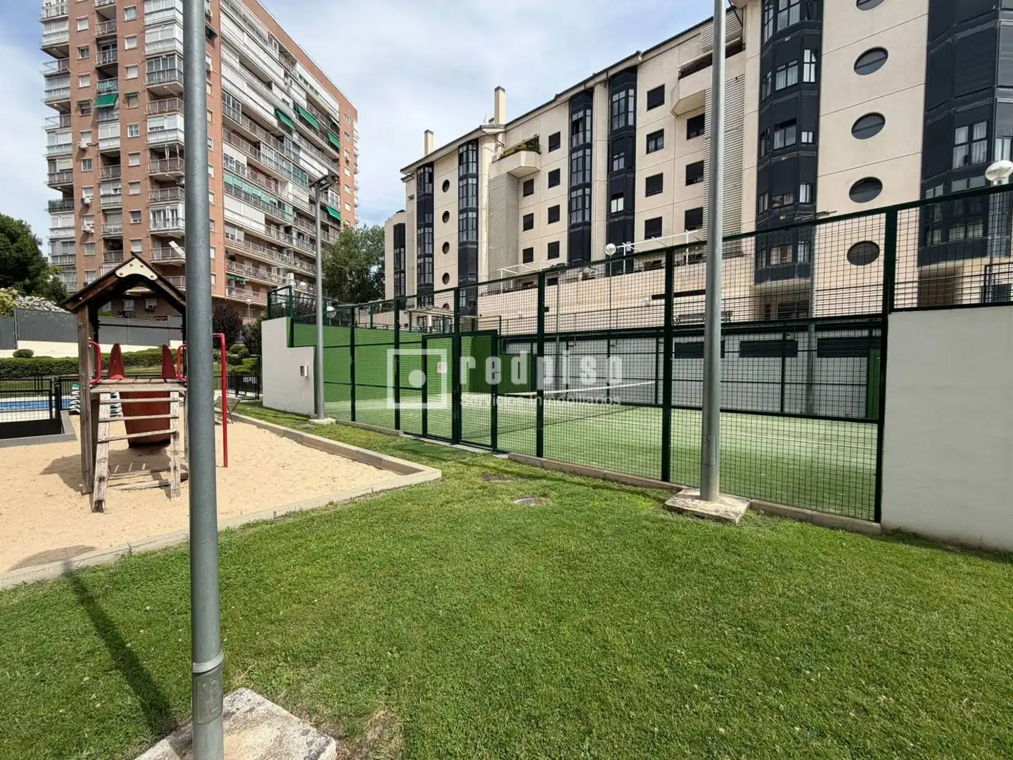 Aparcament de Pis de lloguer en Madrid amb Aire condicionat, Calefacció i Jardí privat
