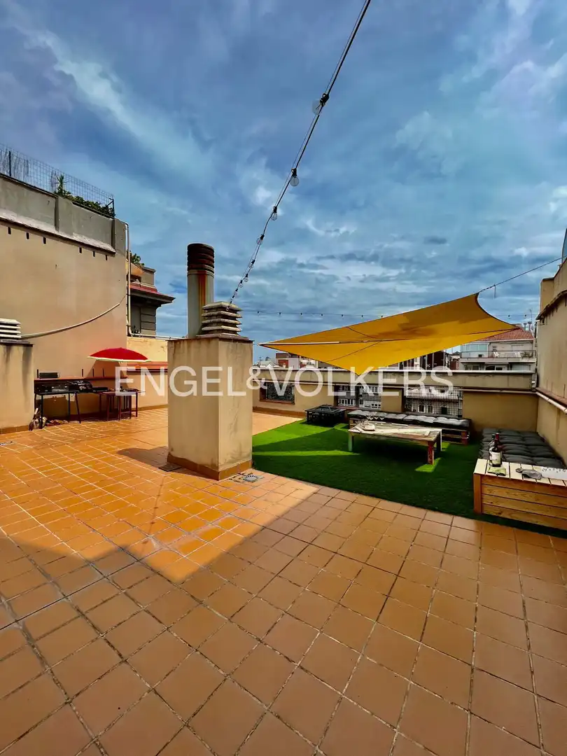 Terrasse von Dachboden zum Verkauf in Barcelona mit Klimaanlage, Heizung und Parkett