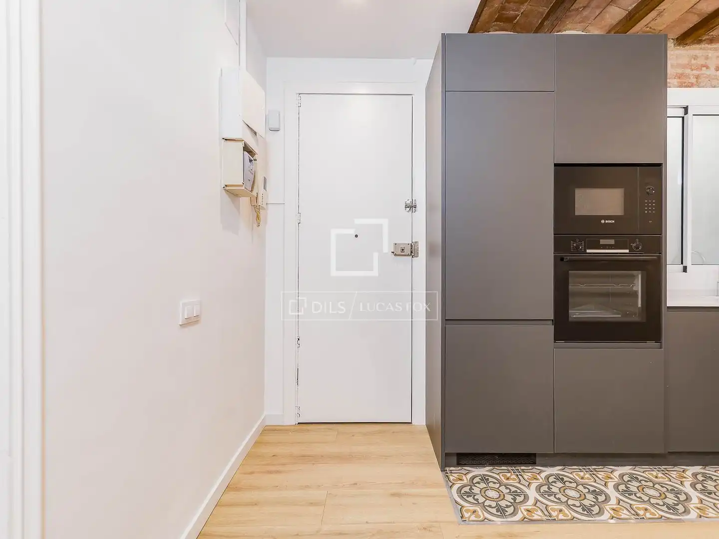 Wohnung zum Verkauf in Barcelona mit Klimaanlage, Heizung und Parkett