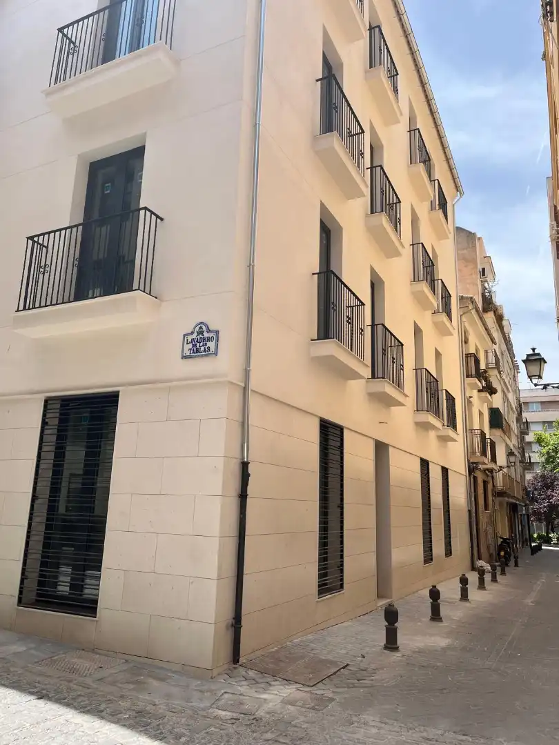 Außenansicht von Gebäude zur Miete in Granada