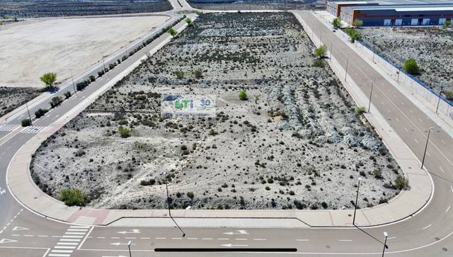 Terreno residencial en Venta en CALLE BORDORERA CON CALLE ACEBO en Cartuja Baja