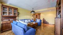 Living room of Flat to rent in  Madrid Capital  with Air Conditioner, Heating and Parquet flooring