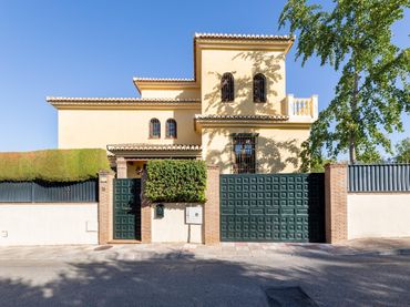 Villa con piscina in vendita a Calle ALMECES