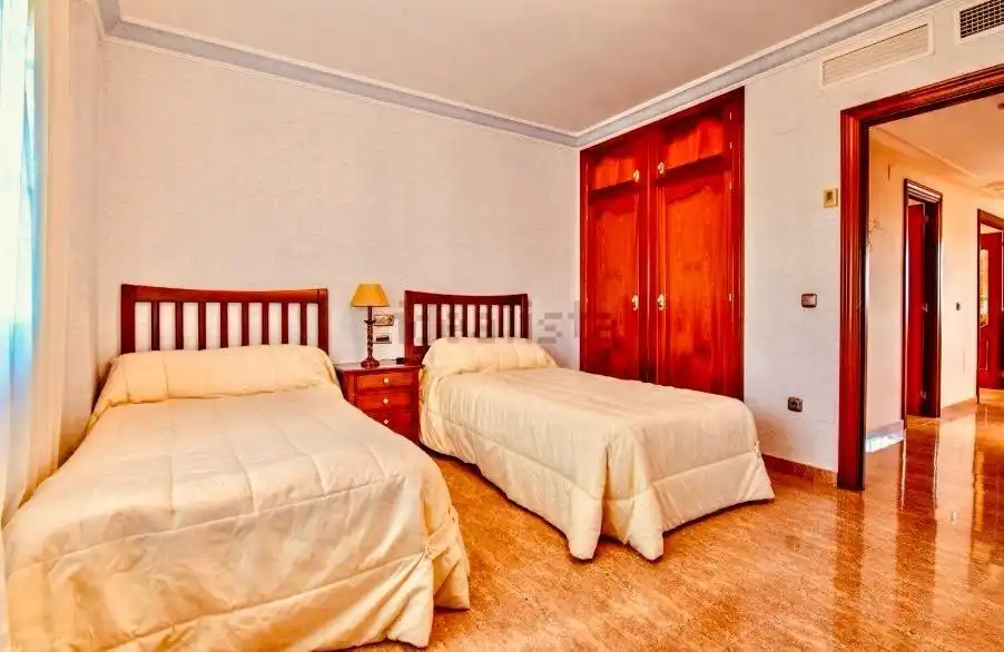 Dormitori de Casa o xalet en venda en Orihuela amb Aire condicionat, Calefacció i Jardí privat