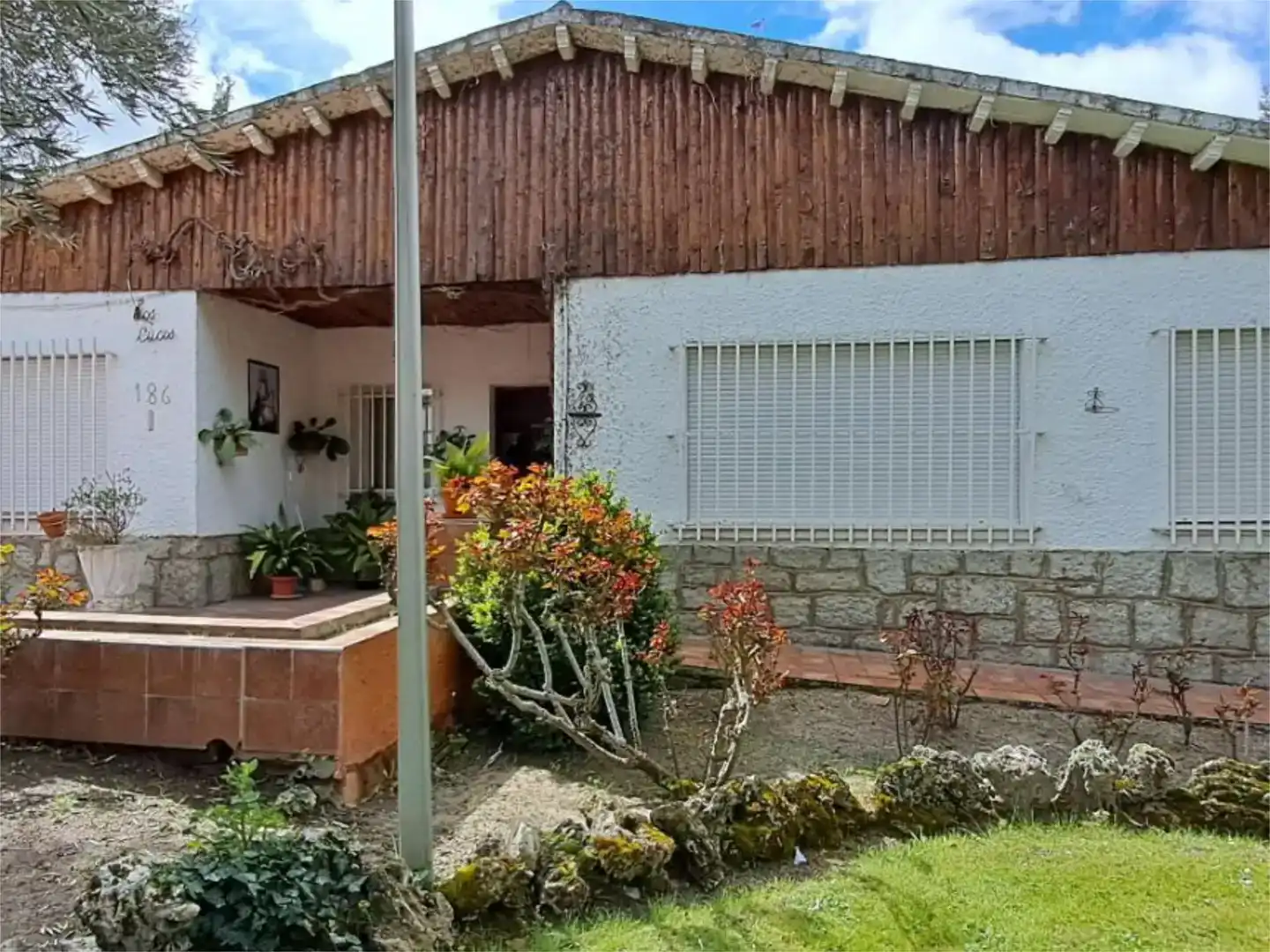 Vista exterior de Pis en venda en Maello amb Piscina