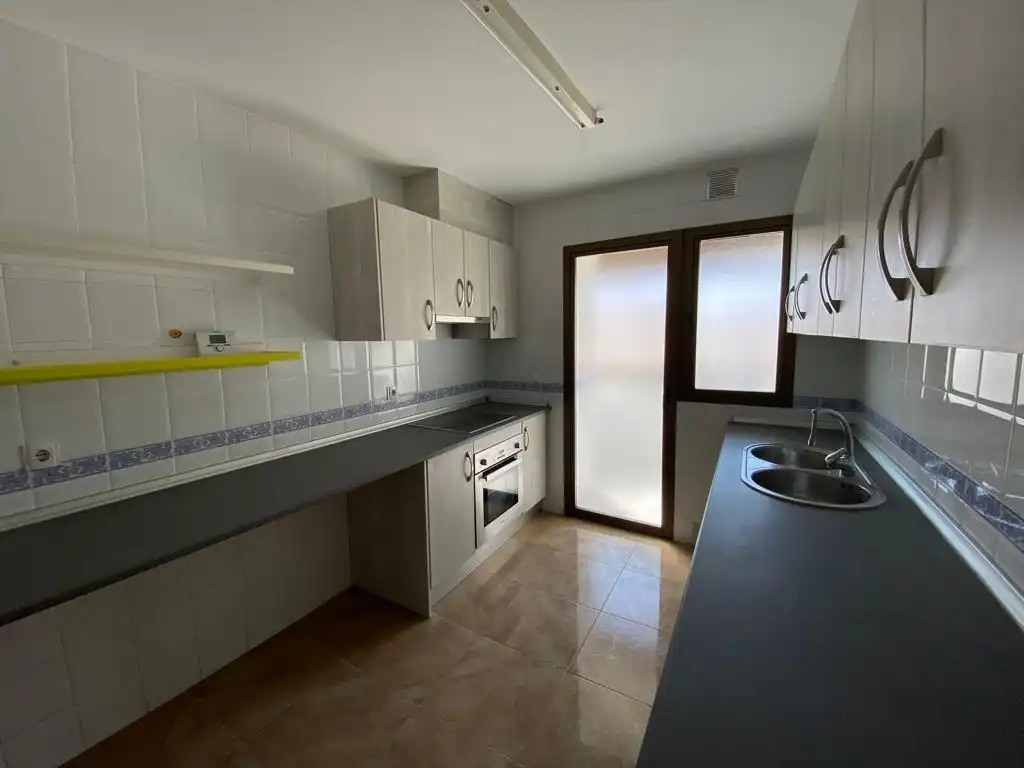Kitchen of Flat for rent in Granada  with Heating, Private garden and Community pool