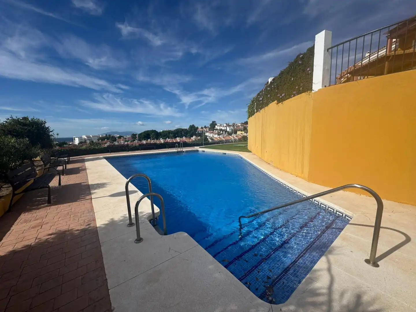 Piscina de Casa adosada en venta en Rincón de la Victoria con Aire acondicionado, Calefacción y Jardín privado