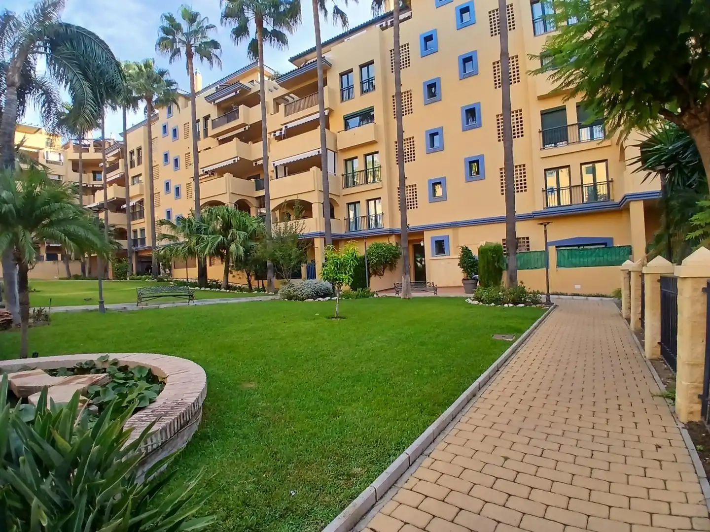 Flat with pool for sale in San Pedro de Alcántara, imagen 5