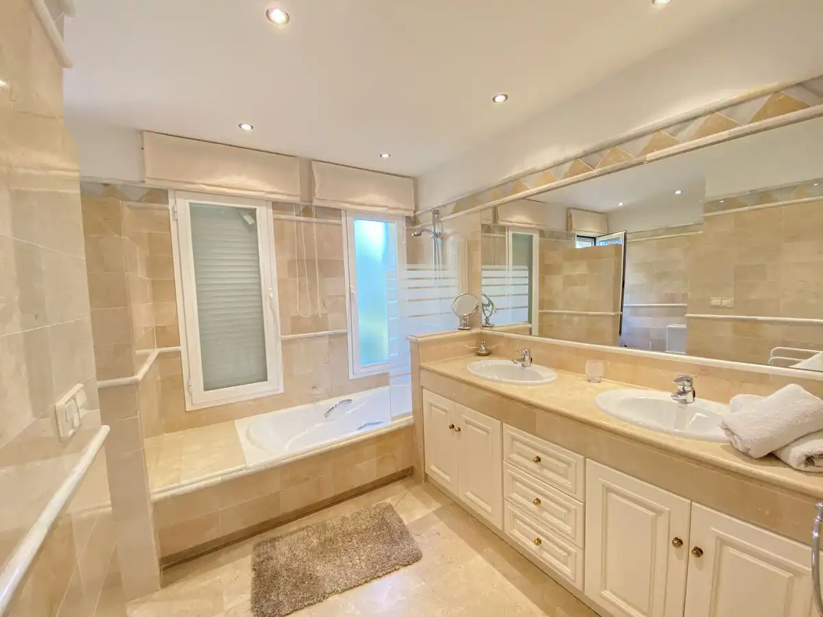 Wohnung mit Aufzug zum Verkauf in Elviria - Cabopino, imagen 9