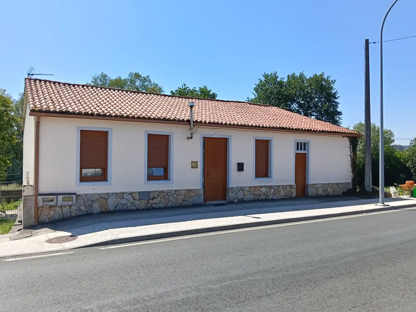 Vista exterior de Casa o xalet en venda en Vilasantar amb Jardí privat i Traster