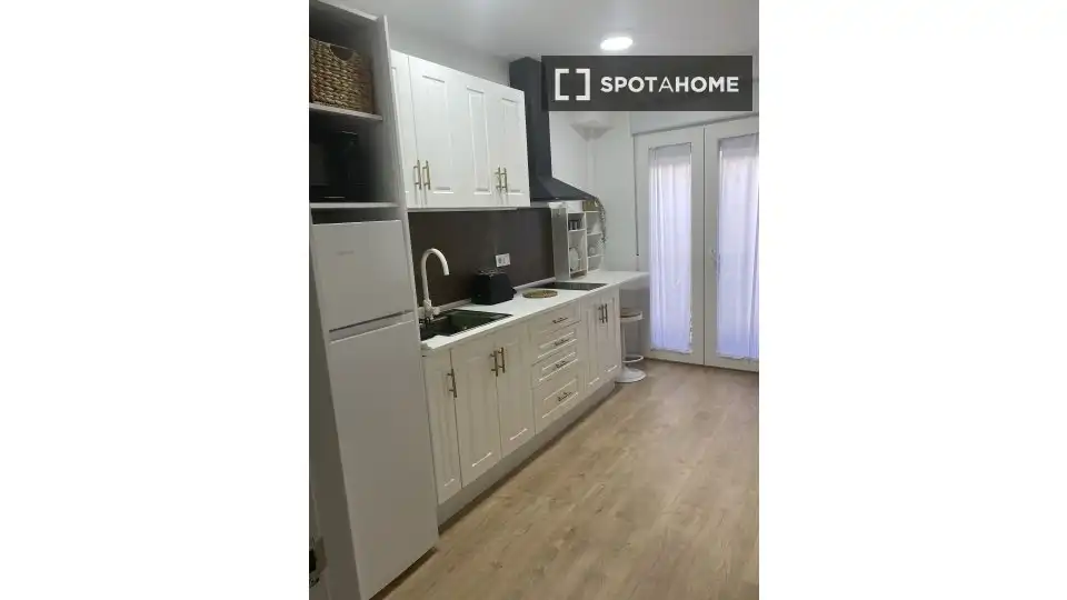 Kitchen of Flat for rent in Valencia  with Air Conditioner, Heating and Furnished