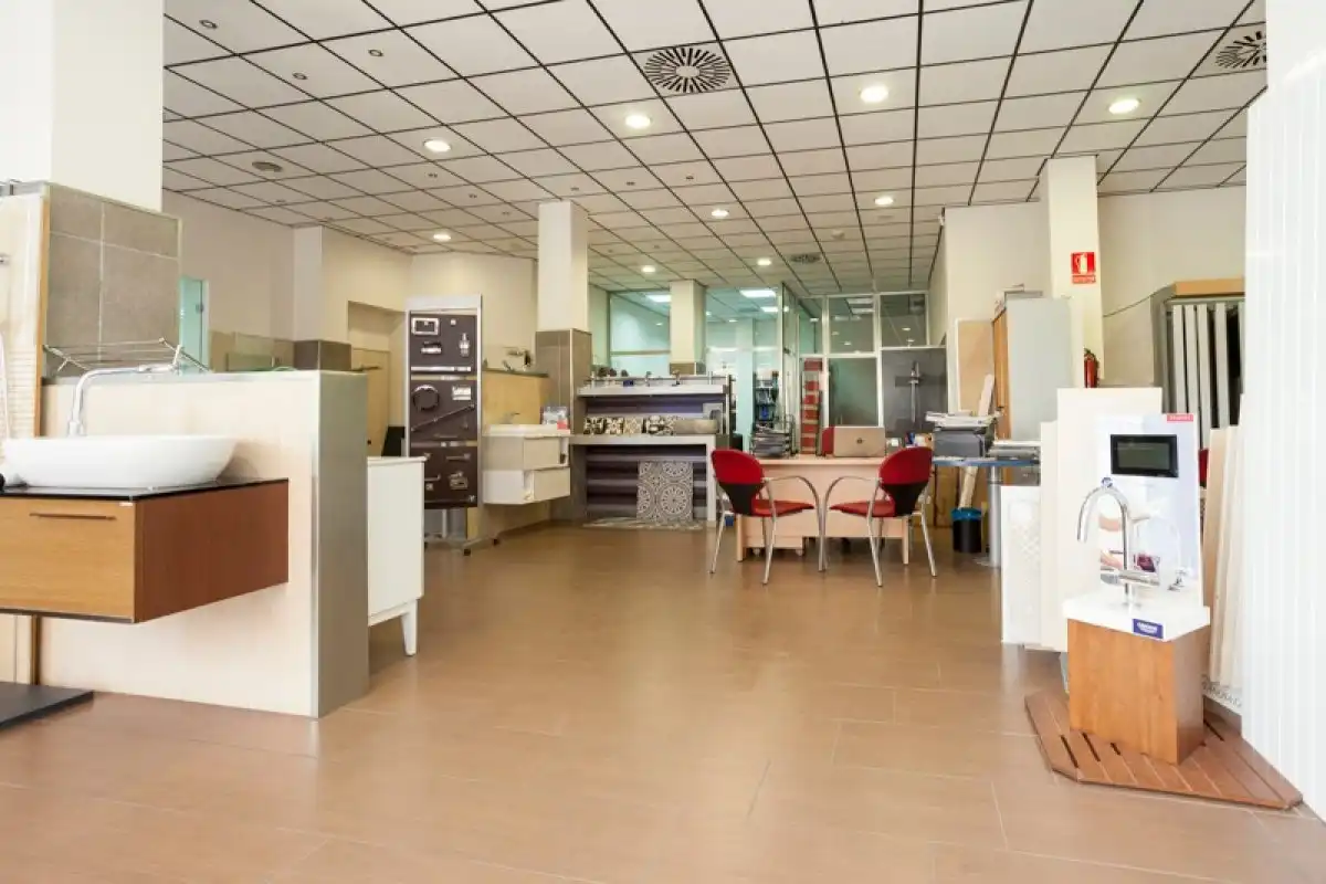 Local en venda a Calle BALLESTEROS, FLORENTINO, 28, Las Fuentes