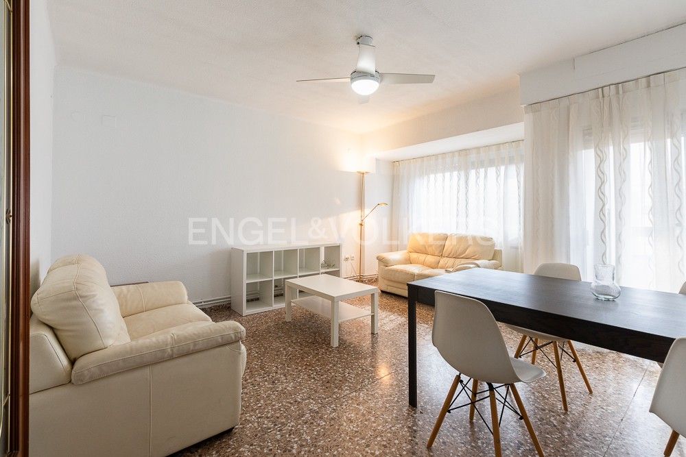 Living room of Apartment to rent in  Valencia Capital  with Heating, Furnished and Balcony