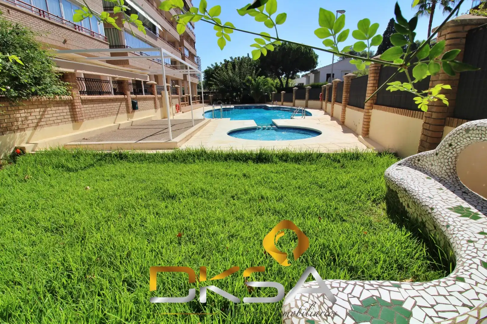 Swimming pool of Flat for sale in Benicasim / Benicàssim  with Private garden, Terrace and Balcony