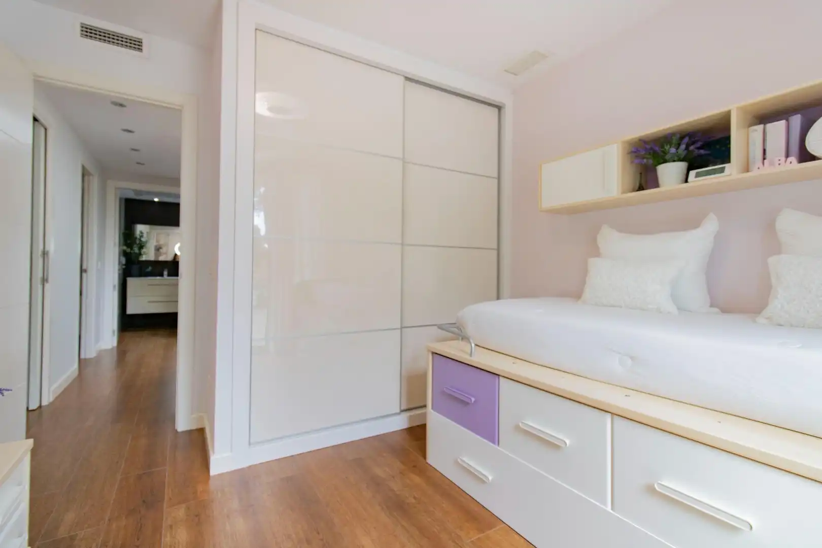 Bedroom of Houses for sale in Quart de Poblet