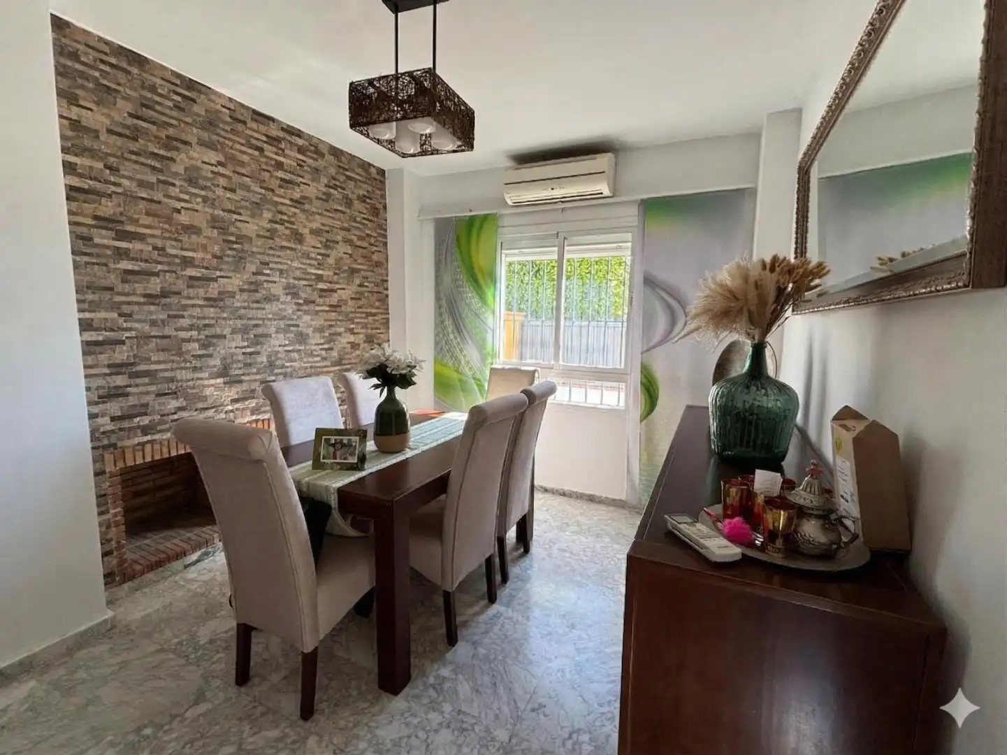 Comedor de Casa adosada en venta en Bormujos con Aire acondicionado, Terraza y Trastero