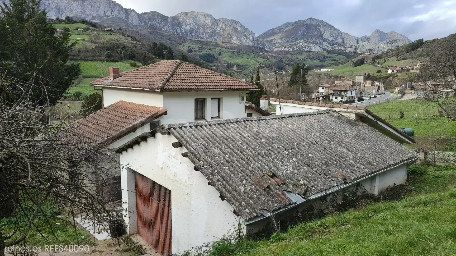 Exterior view of Houses for sale in Cillorigo de Liébana  with Private garden